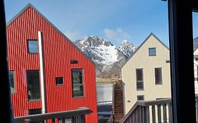 Modern Apartment By The Sea In Henningsvaer